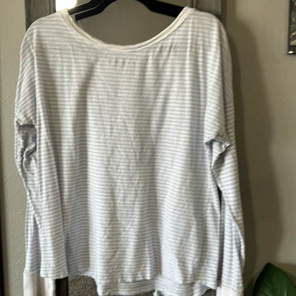 Abercrombie and Fitch Long Sleeve - Picture 3 of 3